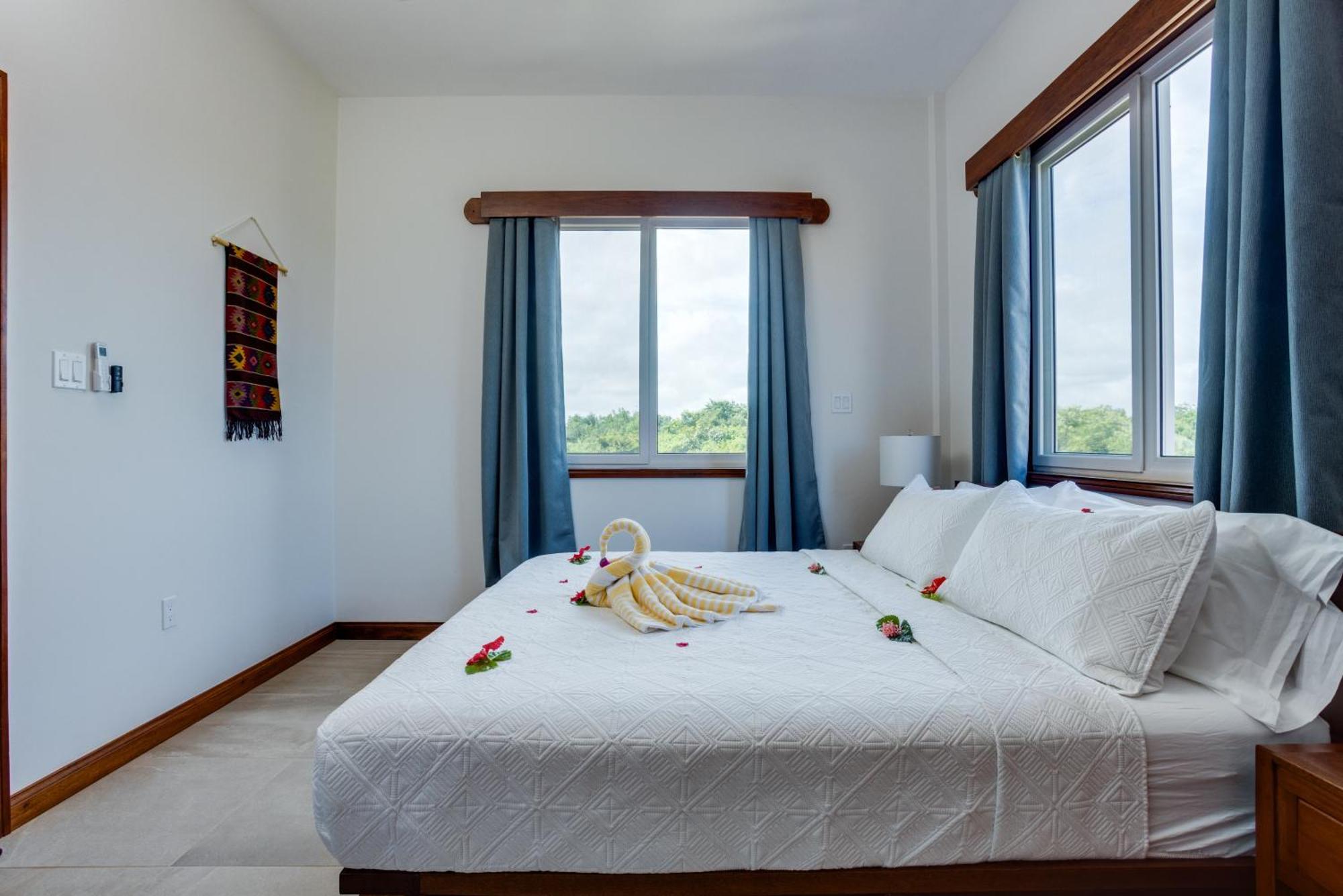 Seiri Del Mar Aparthotel Hopkins Exterior photo